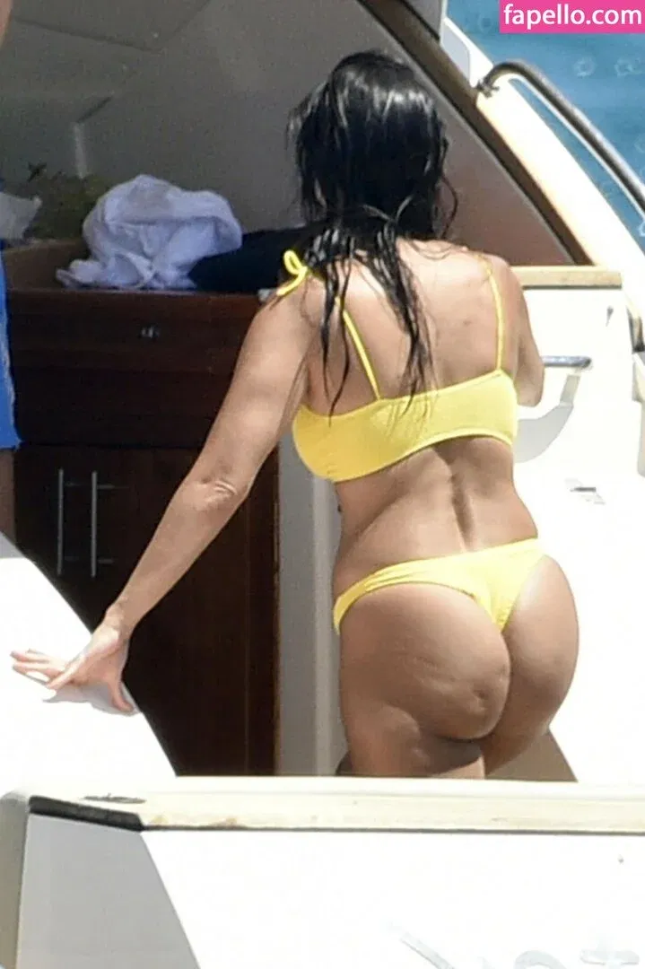 Kourtney Kardashian Onlyfans Photo Gallery 