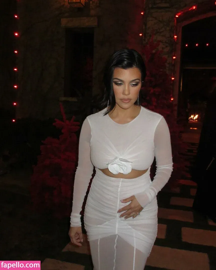 Kourtney Kardashian Onlyfans Photo Gallery 