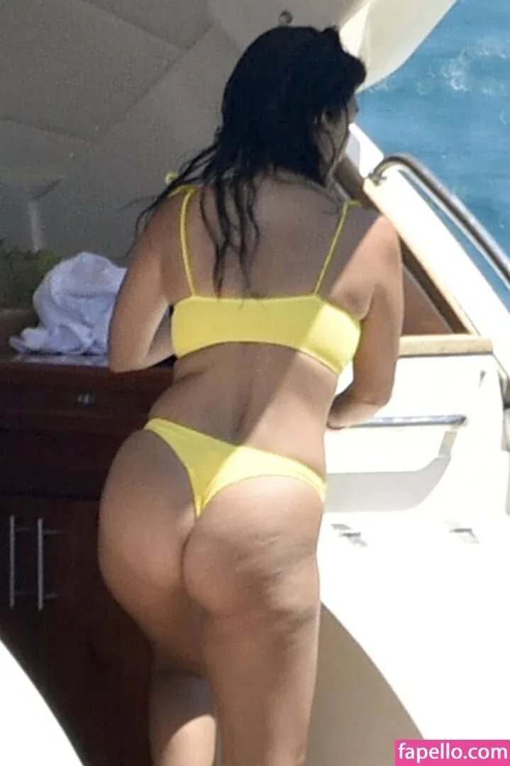 Kourtney Kardashian Onlyfans Photo Gallery 