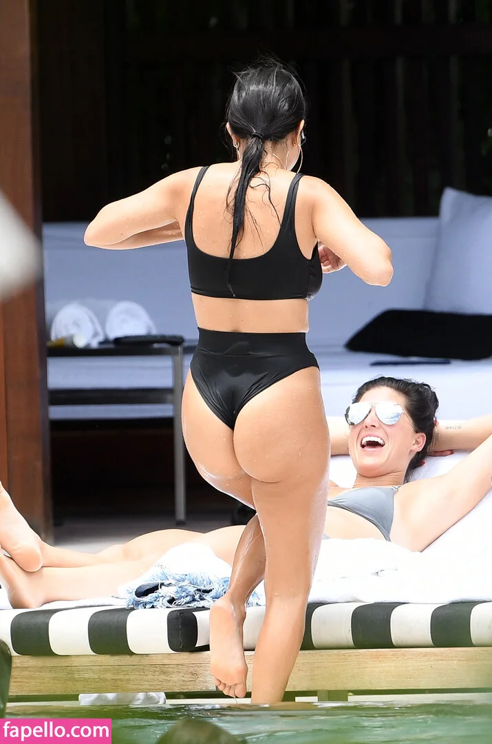 Kourtney Kardashian Onlyfans Photo Gallery 