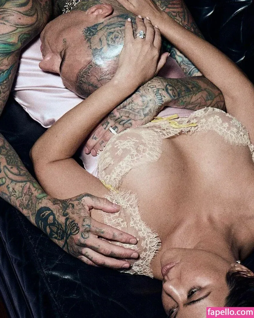 Kourtney Kardashian Onlyfans Photo Gallery 