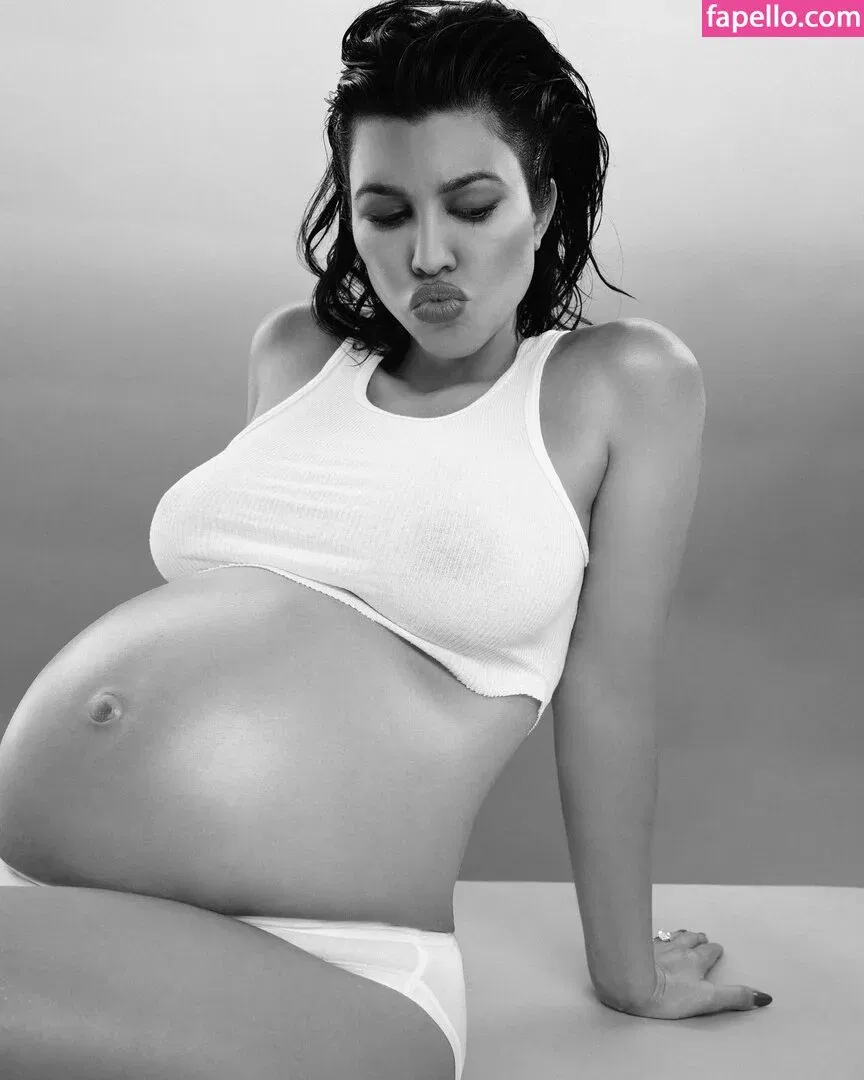 Kourtney Kardashian Onlyfans Photo Gallery 