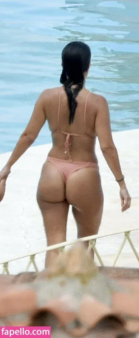 Kourtney Kardashian Onlyfans Photo Gallery 
