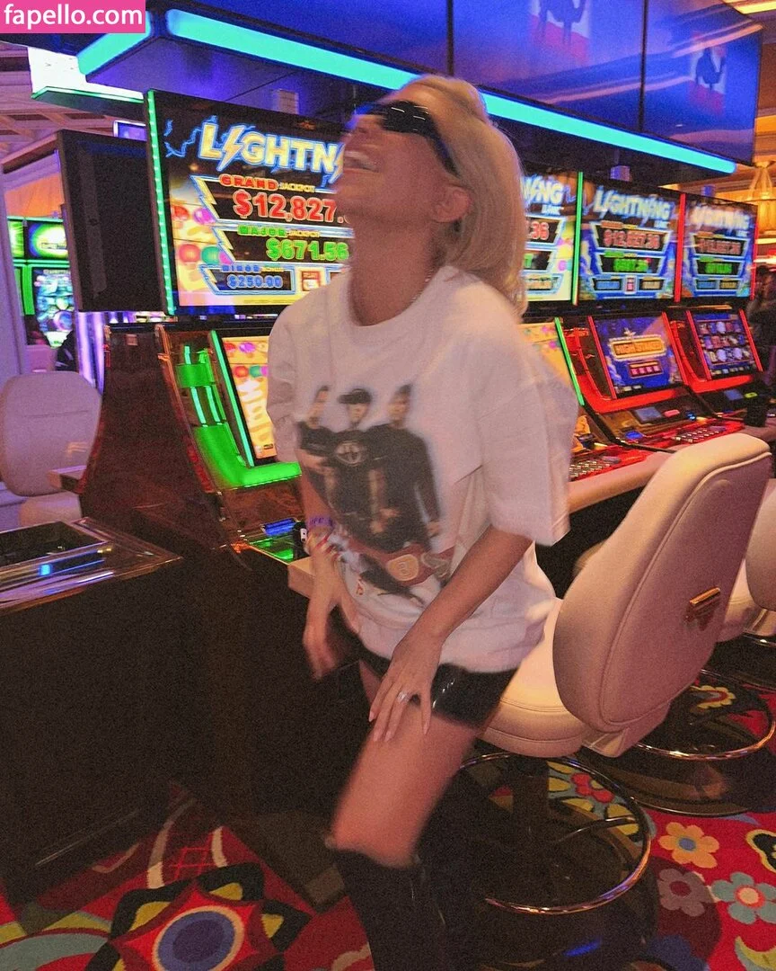 Kourtney Kardashian Onlyfans Photo Gallery 