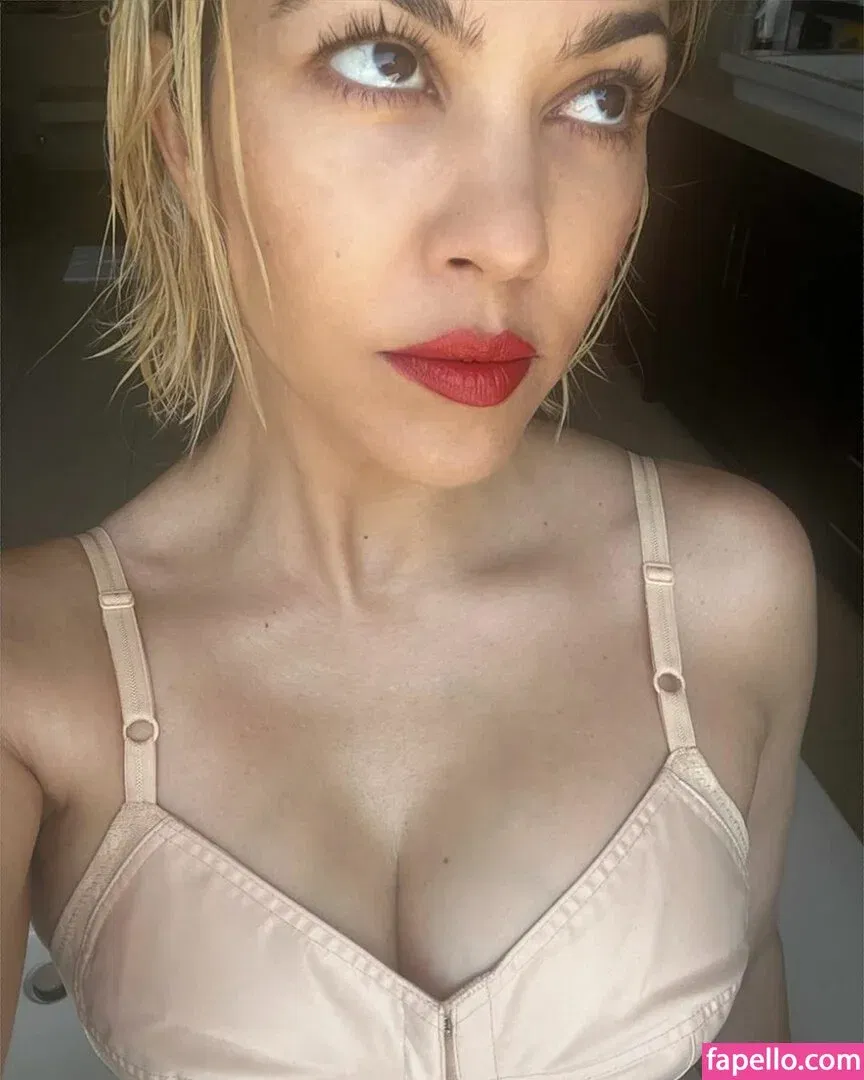 Kourtney Kardashian Onlyfans Photo Gallery 