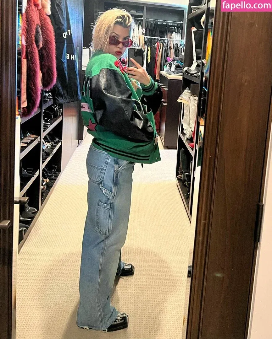 Kourtney Kardashian Onlyfans Photo Gallery 