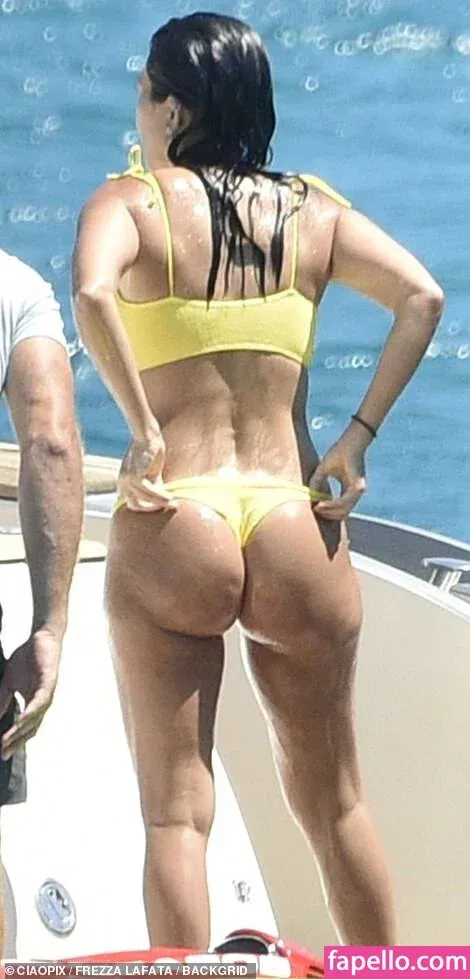 Kourtney Kardashian Onlyfans Photo Gallery 