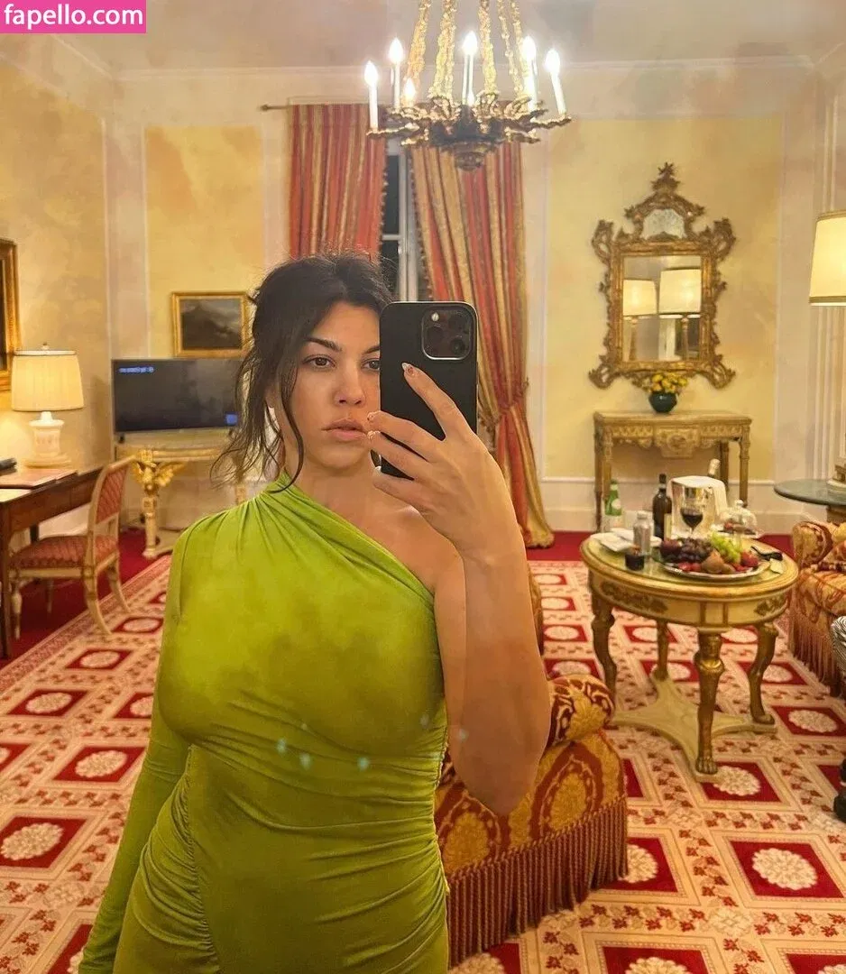 Kourtney Kardashian Onlyfans Photo Gallery 