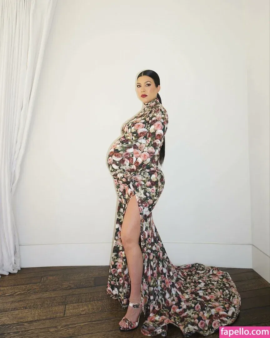 Kourtney Kardashian Onlyfans Photo Gallery 