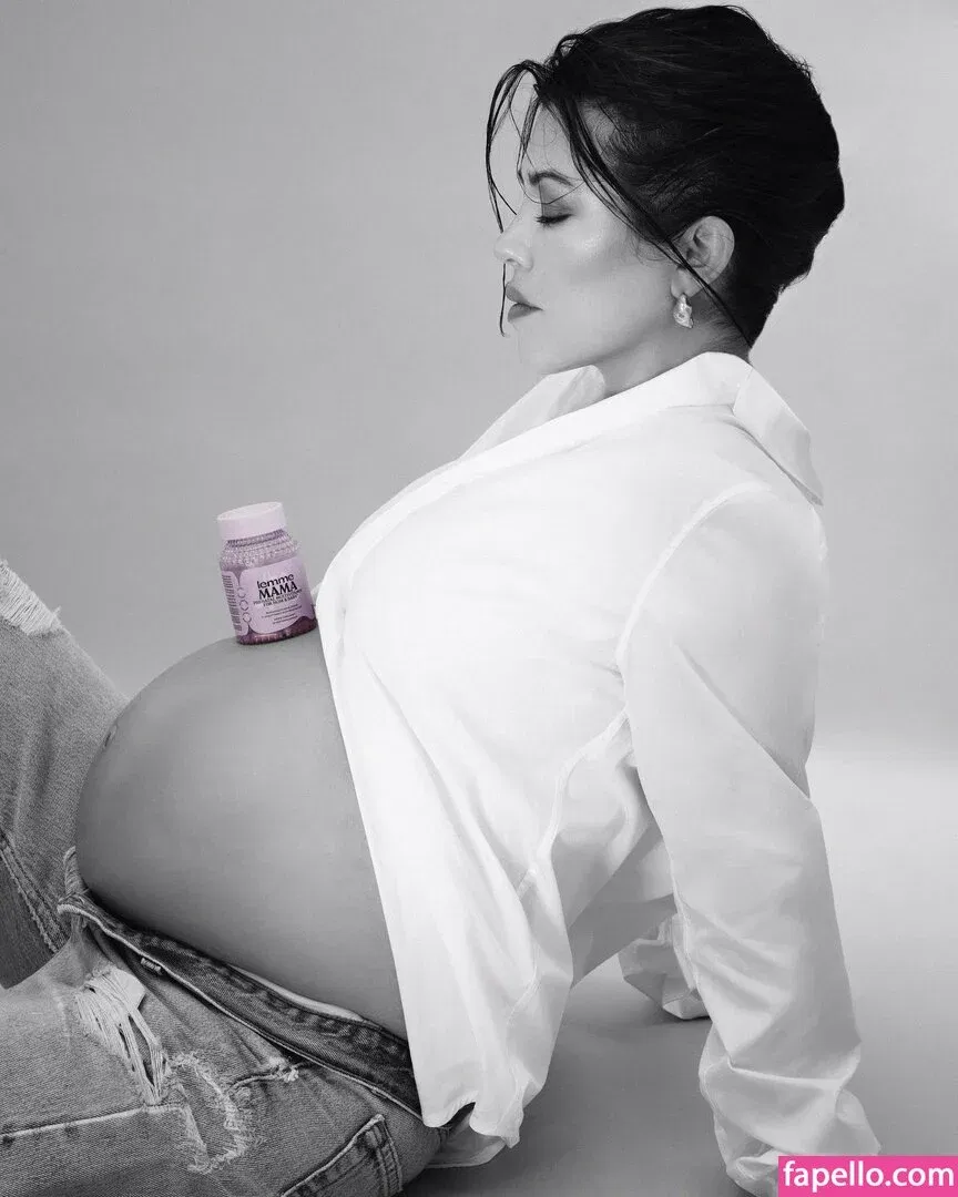 Kourtney Kardashian Onlyfans Photo Gallery 