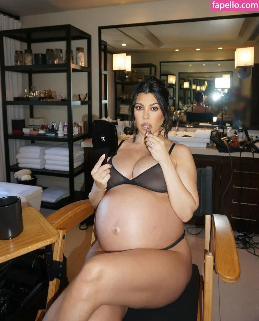 Kourtney Kardashian Onlyfans Photo Gallery 