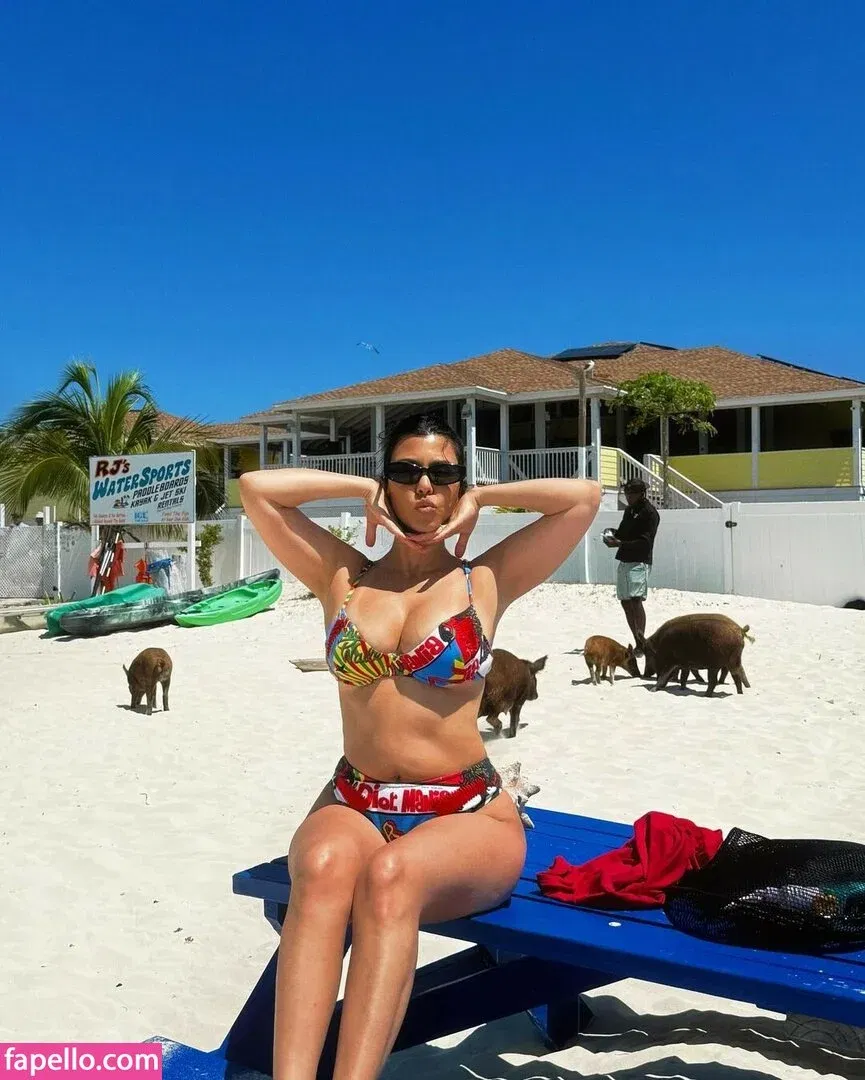 Kourtney Kardashian Onlyfans Photo Gallery 