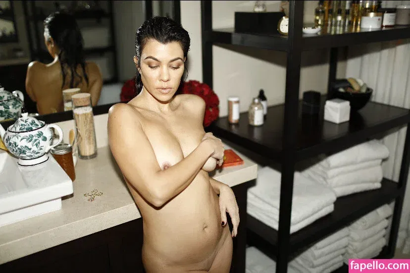 Kourtney Kardashian Onlyfans Photo Gallery 