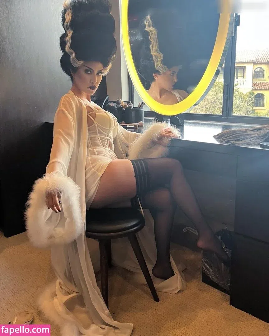 Kourtney Kardashian Onlyfans Photo Gallery 