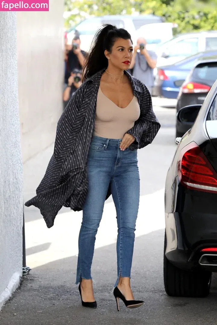 Kourtney Kardashian Onlyfans Photo Gallery 