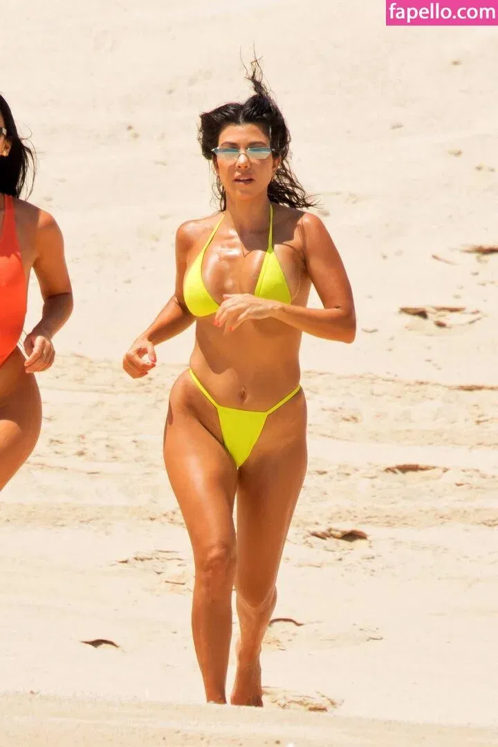 Kourtney Kardashian Onlyfans Photo Gallery 