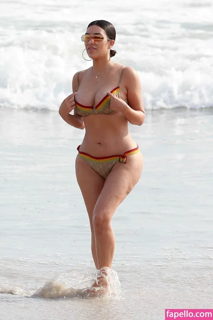 Kourtney Kardashian Onlyfans Photo Gallery 