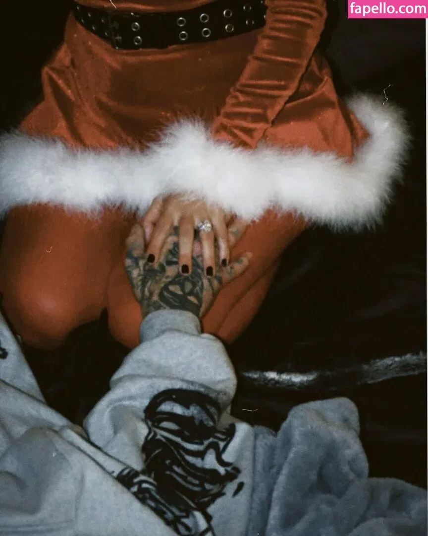 Kourtney Kardashian Onlyfans Photo Gallery 