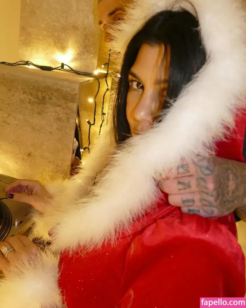 Kourtney Kardashian Onlyfans Photo Gallery 