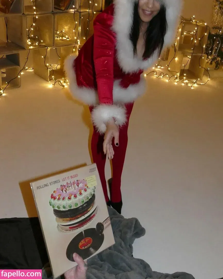 Kourtney Kardashian Onlyfans Photo Gallery 