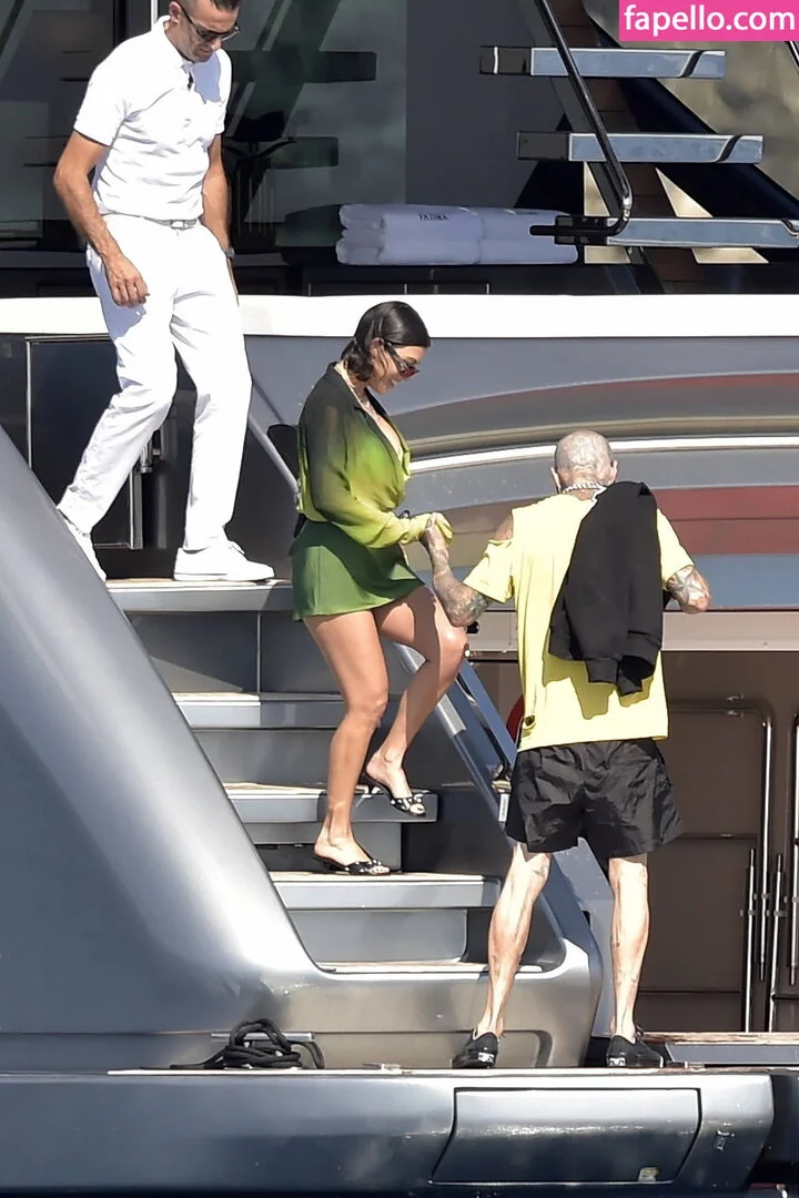 Kourtney Kardashian Onlyfans Photo Gallery 