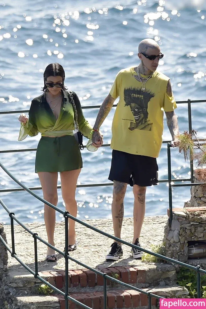 Kourtney Kardashian Onlyfans Photo Gallery 