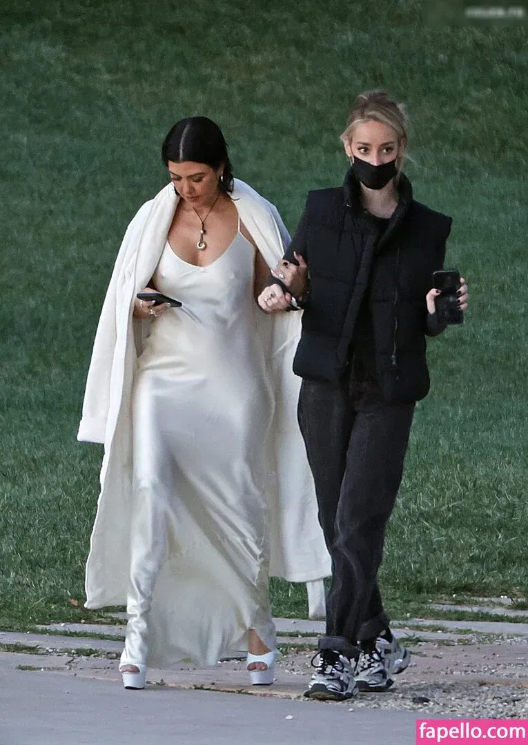 Kourtney Kardashian Onlyfans Photo Gallery 