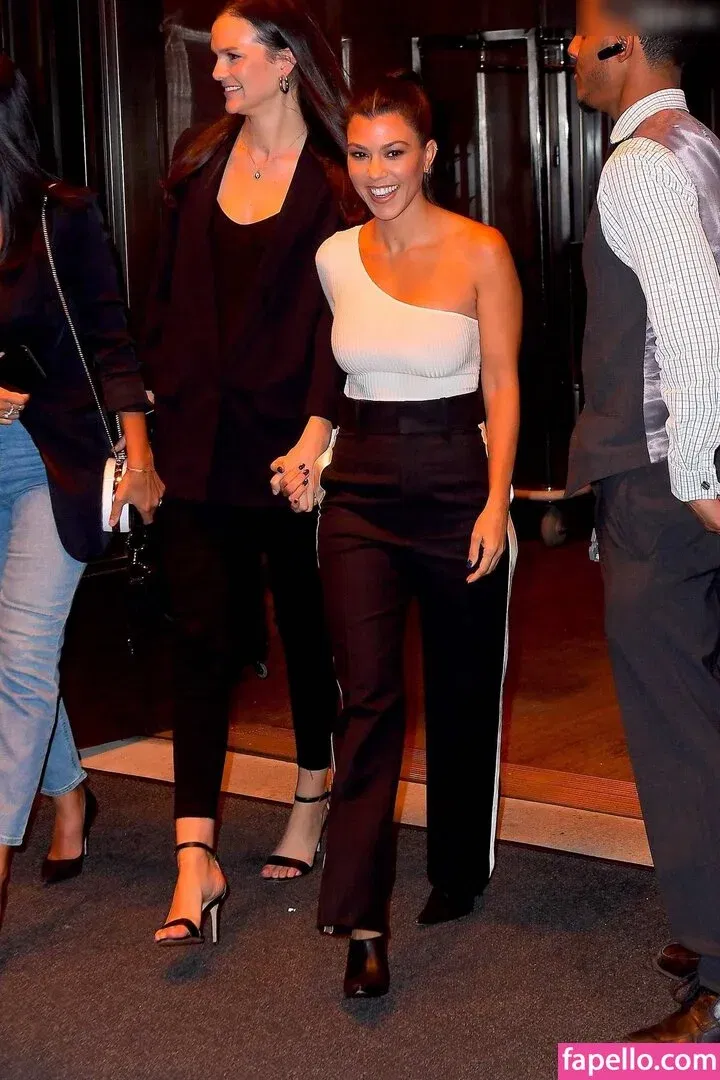 Kourtney Kardashian Onlyfans Photo Gallery 