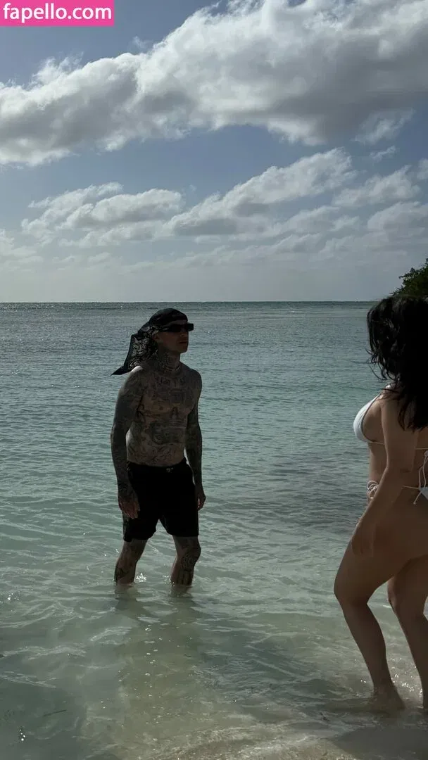 Kourtney Kardashian Onlyfans Photo Gallery 