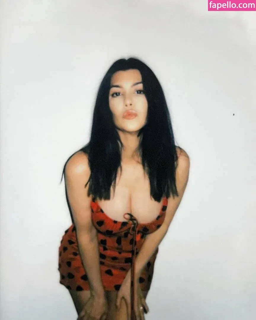 Kourtney Kardashian Onlyfans Photo Gallery 