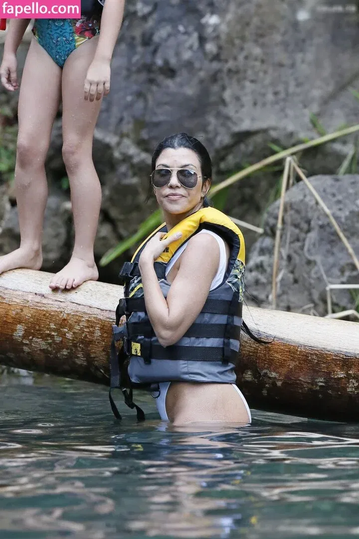 Kourtney Kardashian Onlyfans Photo Gallery 