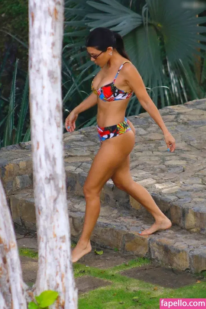 Kourtney Kardashian Onlyfans Photo Gallery 