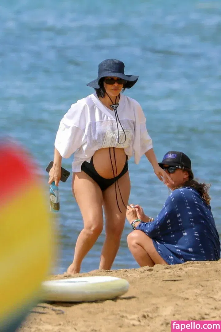 Kourtney Kardashian Onlyfans Photo Gallery 