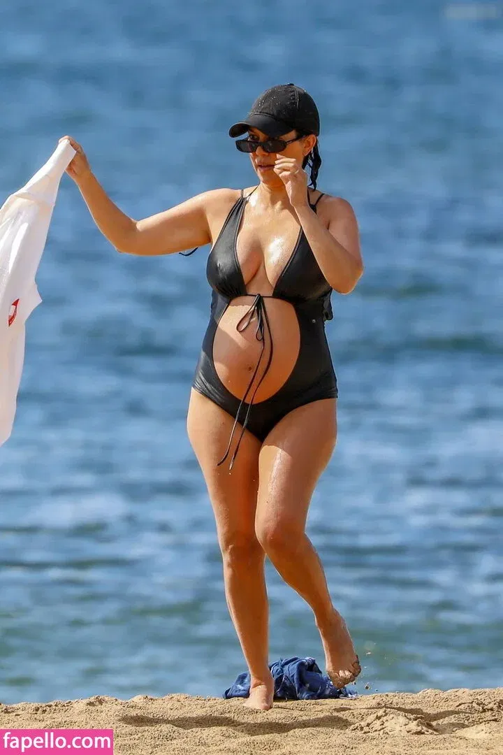 Kourtney Kardashian Onlyfans Photo Gallery 