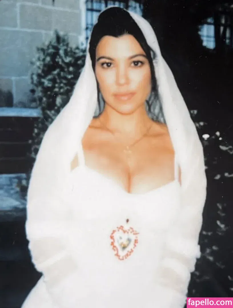 Kourtney Kardashian Onlyfans Photo Gallery 