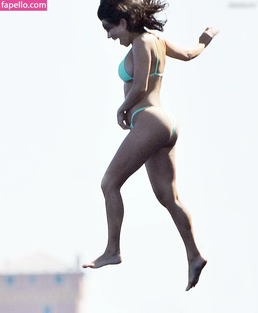 Kourtney Kardashian Onlyfans Photo Gallery 