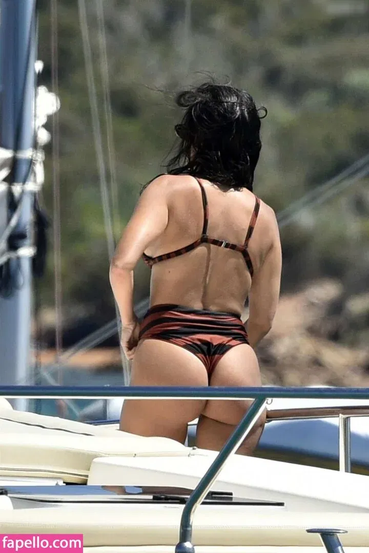 Kourtney Kardashian Onlyfans Photo Gallery 