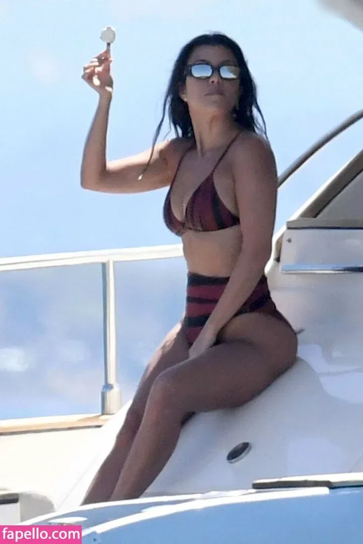 Kourtney Kardashian Onlyfans Photo Gallery 