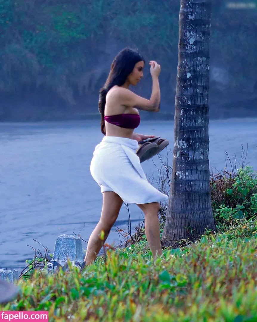 Kourtney Kardashian Onlyfans Photo Gallery 