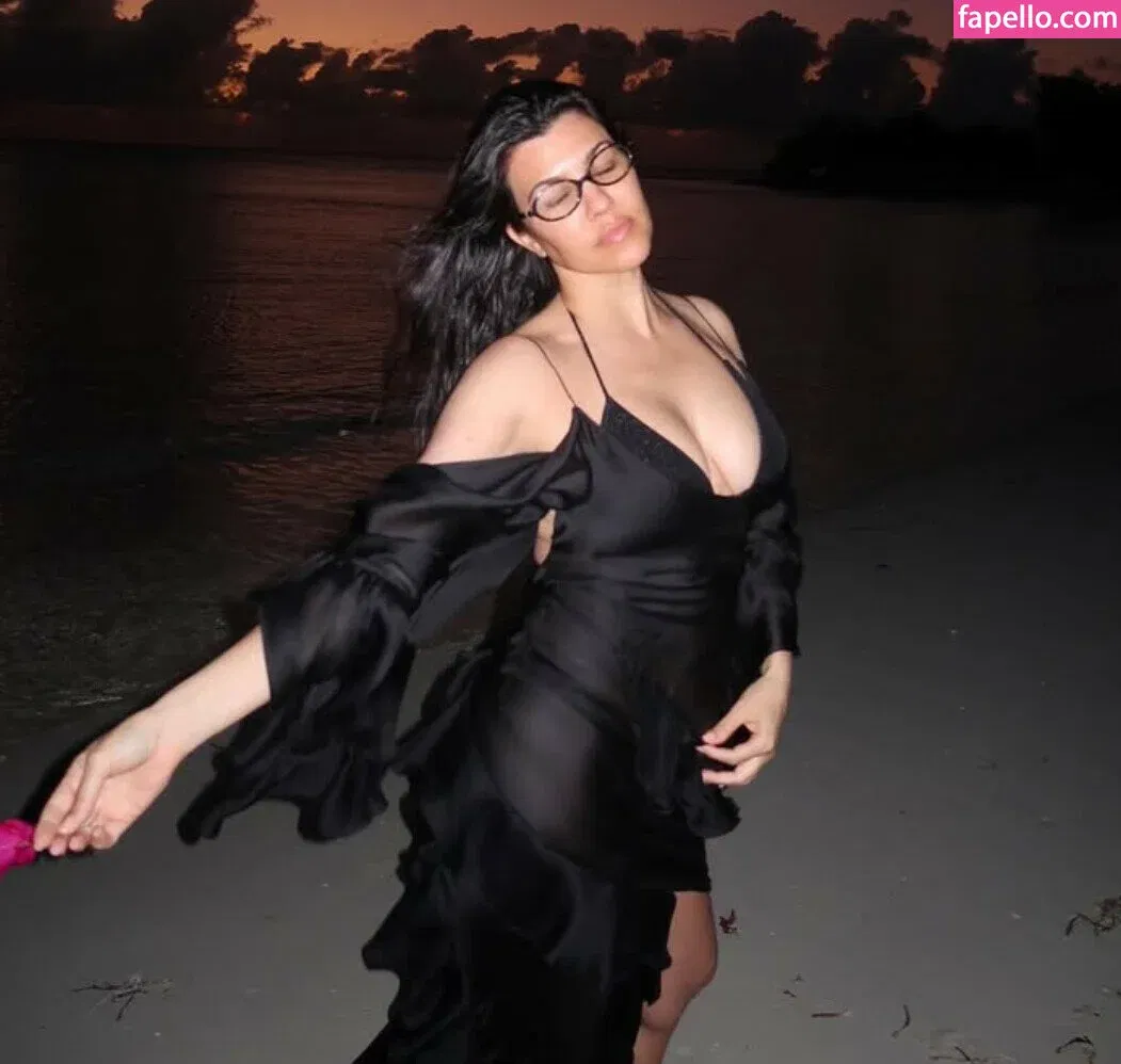 Kourtney Kardashian Onlyfans Photo Gallery 