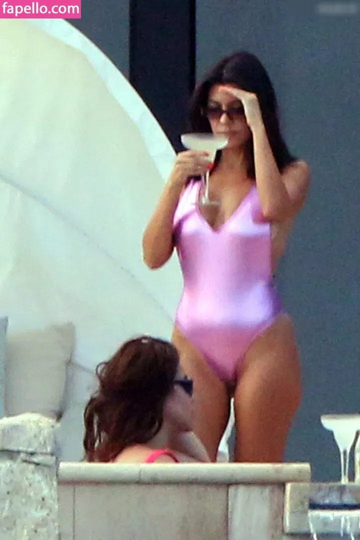 Kourtney Kardashian Onlyfans Photo Gallery 