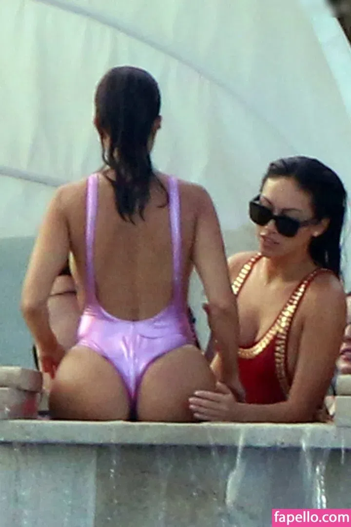 Kourtney Kardashian Onlyfans Photo Gallery 