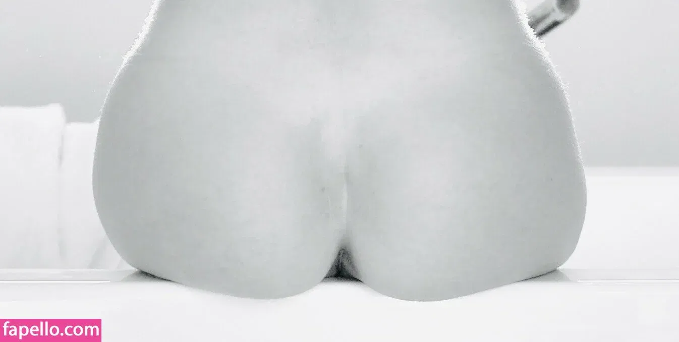 Kourtney Kardashian Onlyfans Photo Gallery 