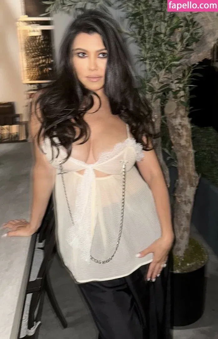 Kourtney Kardashian Onlyfans Photo Gallery 
