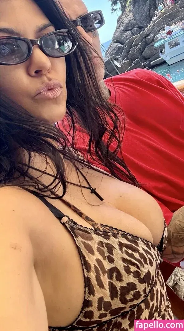 Kourtney Kardashian Onlyfans Photo Gallery 