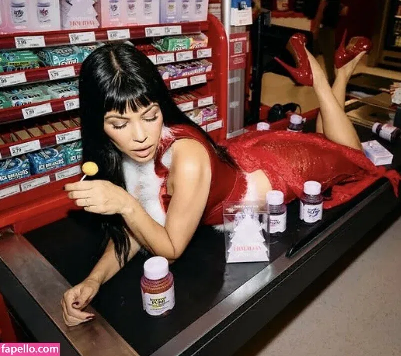 Kourtney Kardashian Onlyfans Photo Gallery 