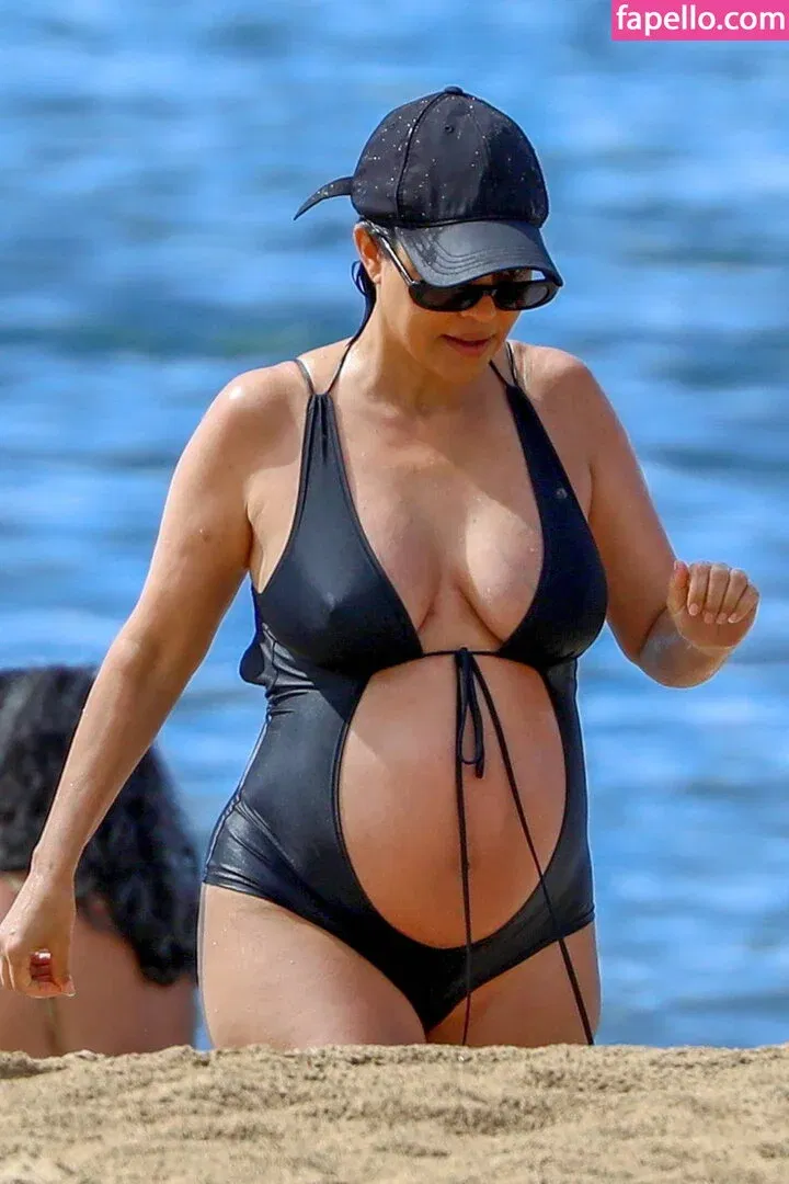 Kourtney Kardashian Onlyfans Photo Gallery 