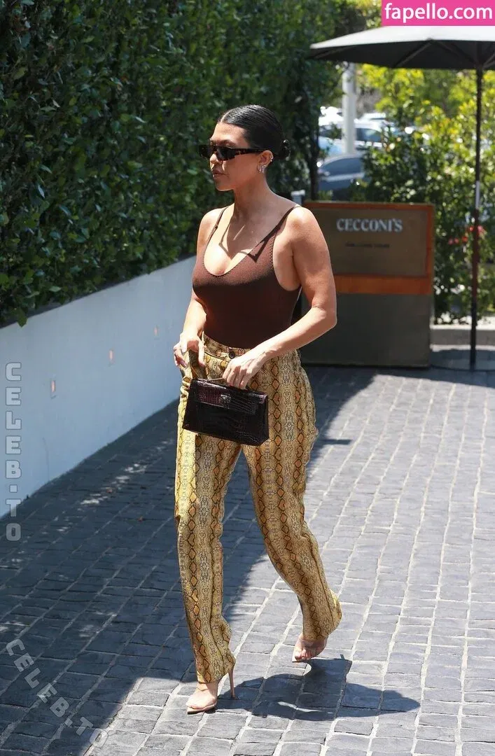 Kourtney Kardashian Onlyfans Photo Gallery 