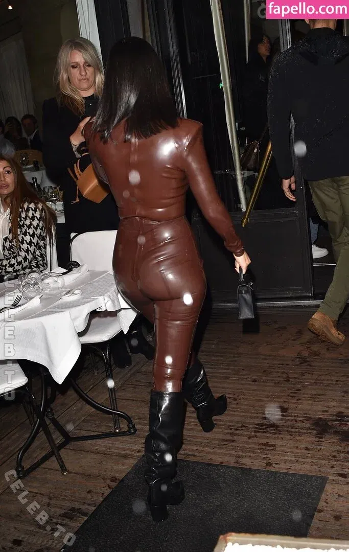 Kourtney Kardashian Onlyfans Photo Gallery 