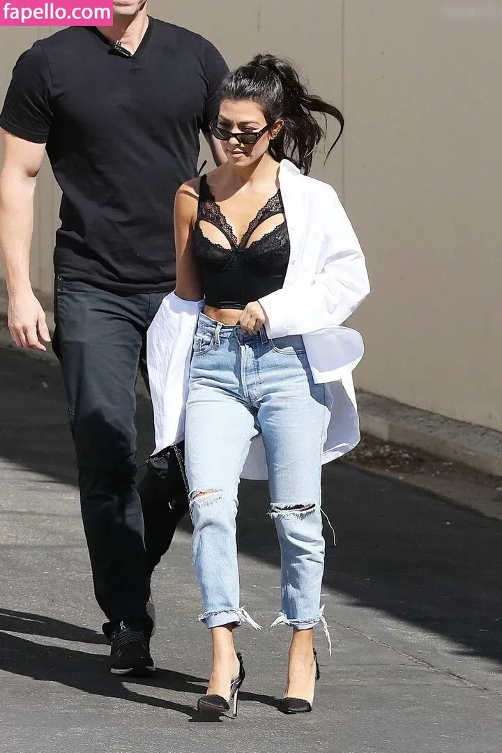 Kourtney Kardashian Onlyfans Photo Gallery 